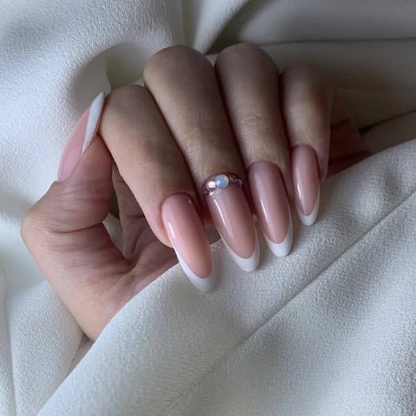 korekta żelowa french ze zdobieniem