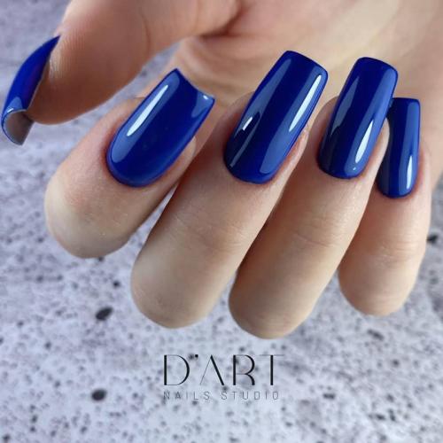 Długie kwadratowe paznokcie