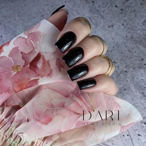 Paznokcie czarny krótki kwadrat